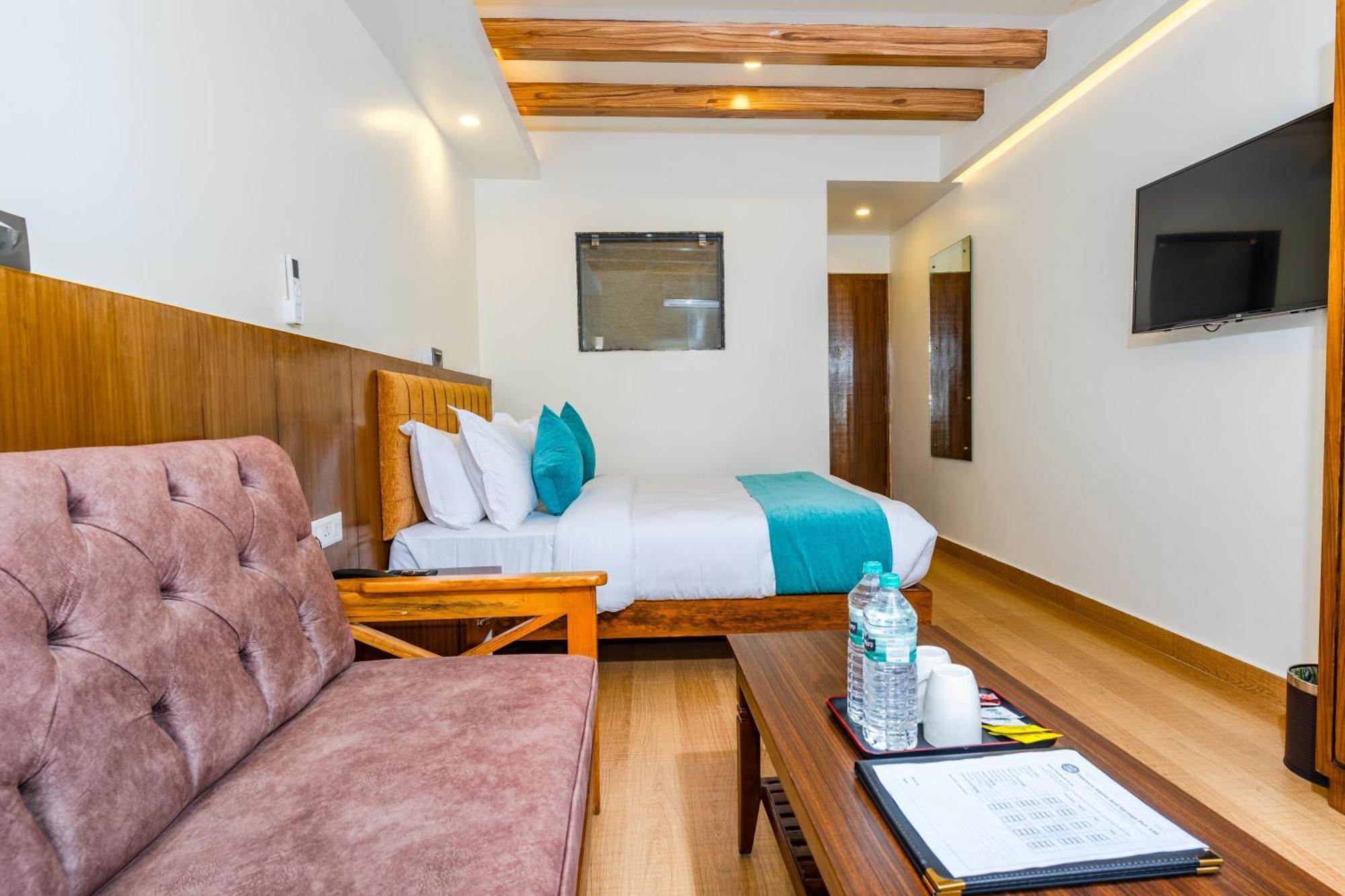 Hotel Pokhara Alpine And Springs Exterior foto
