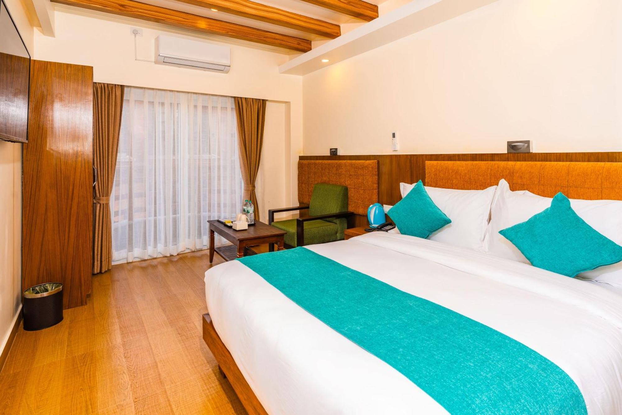 Hotel Pokhara Alpine And Springs Exterior foto