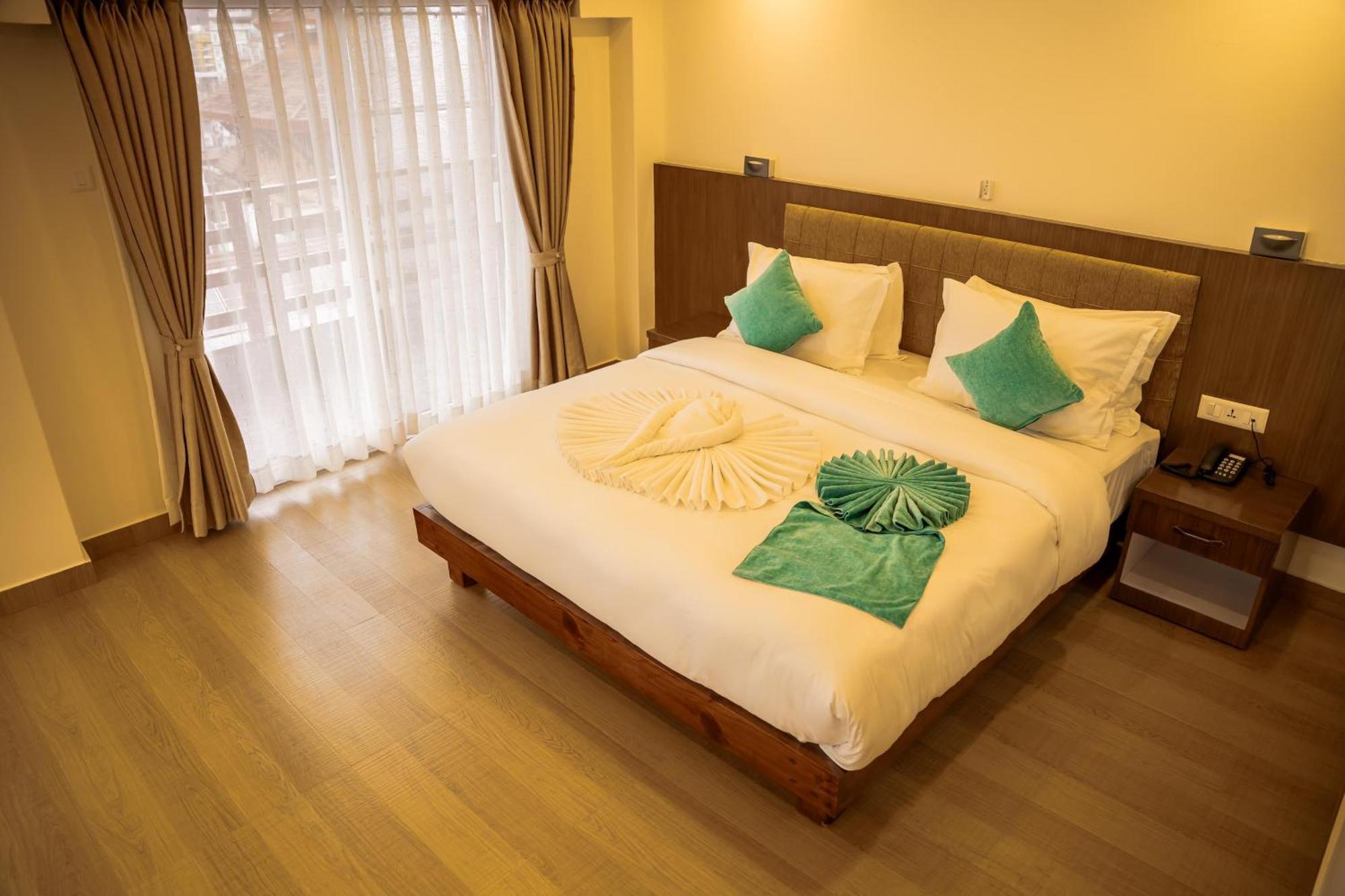 Hotel Pokhara Alpine And Springs Exterior foto