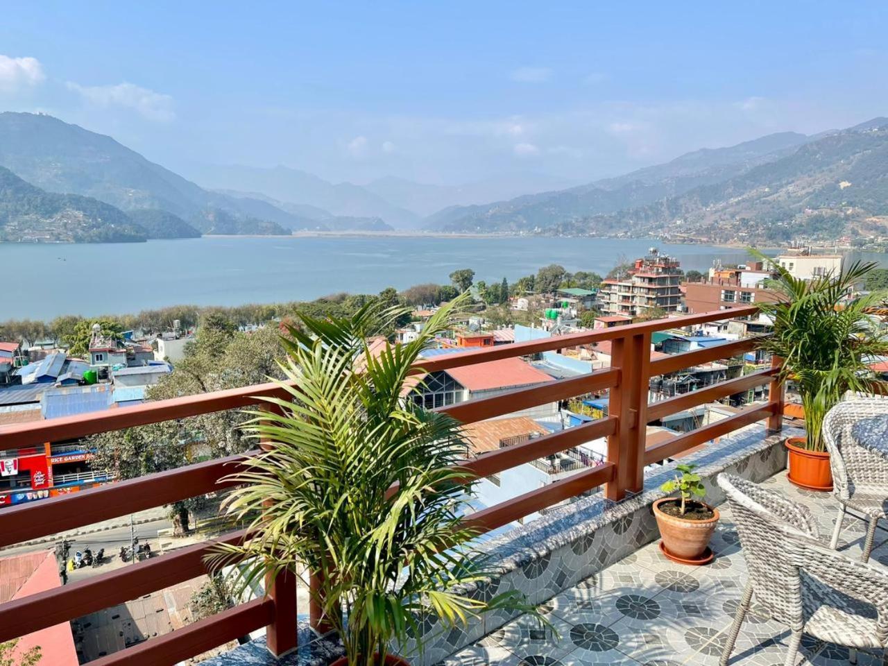 Hotel Pokhara Alpine And Springs Exterior foto