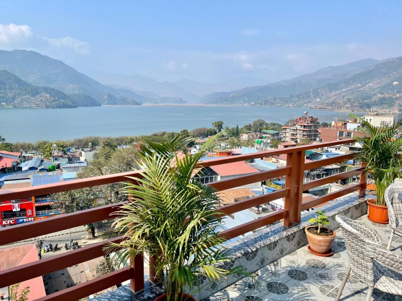 Hotel Pokhara Alpine And Springs Exterior foto