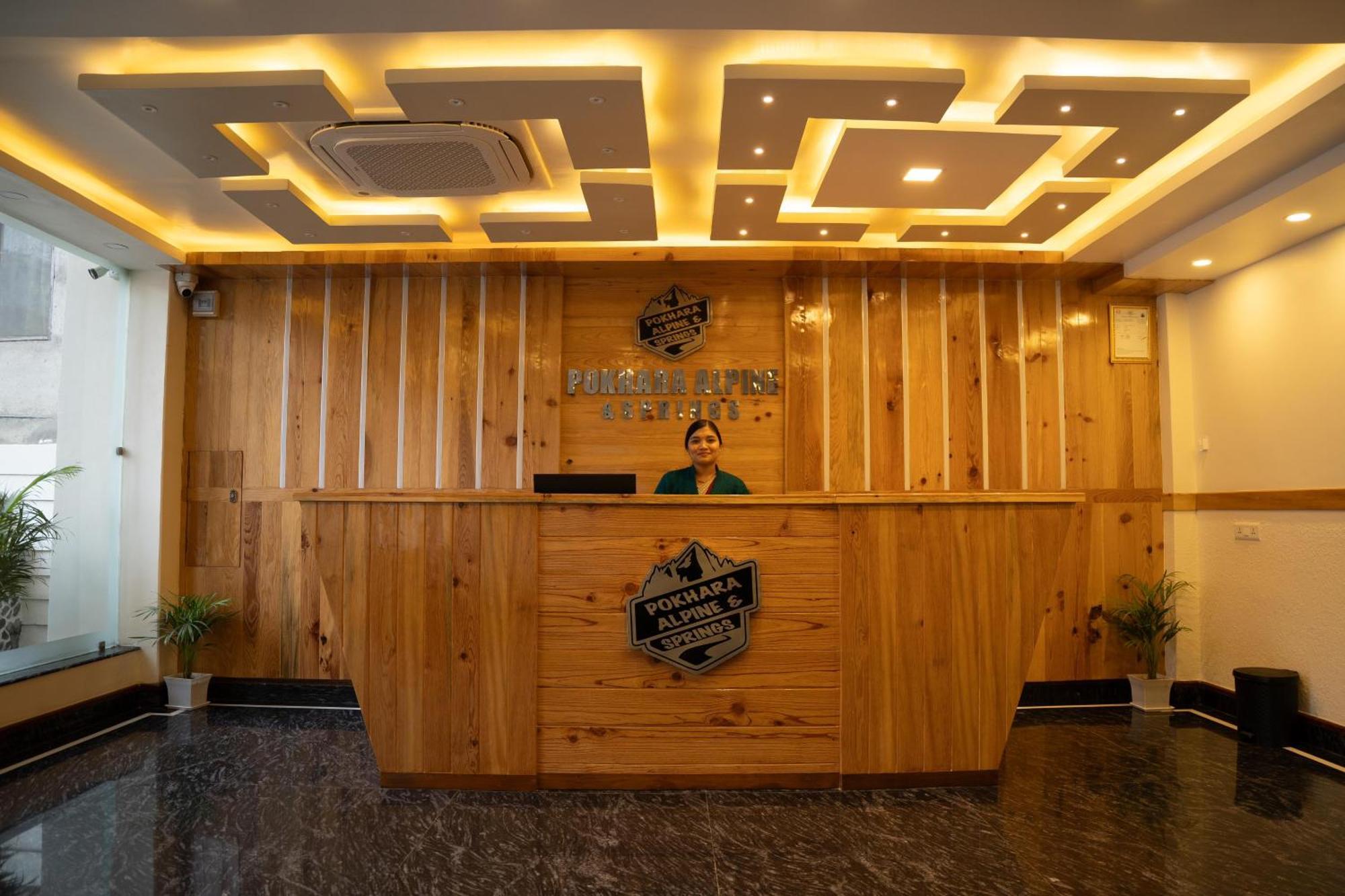 Hotel Pokhara Alpine And Springs Exterior foto