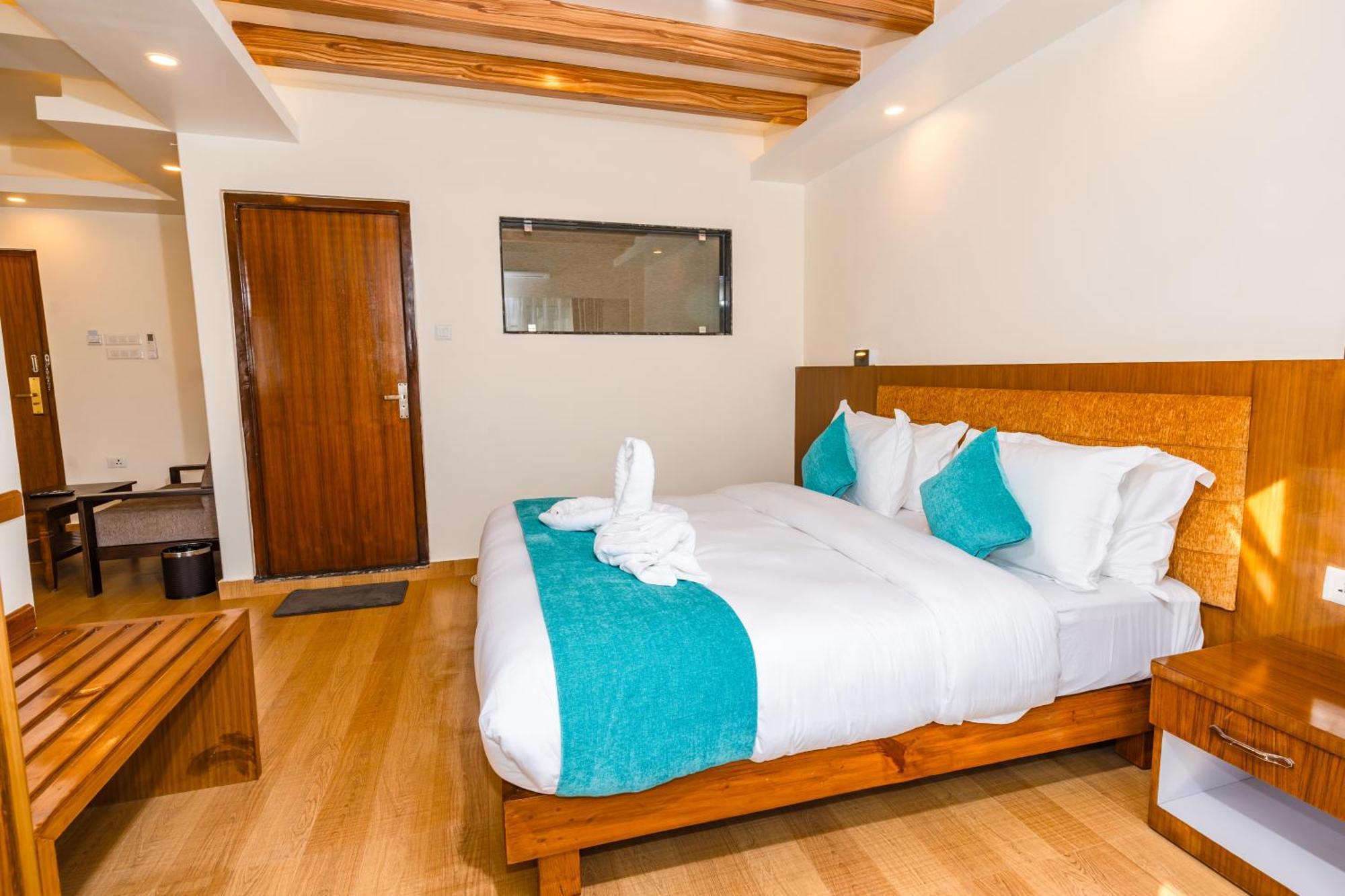 Hotel Pokhara Alpine And Springs Exterior foto
