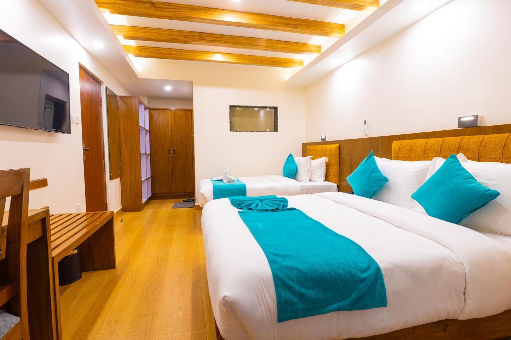 Hotel Pokhara Alpine And Springs Exterior foto