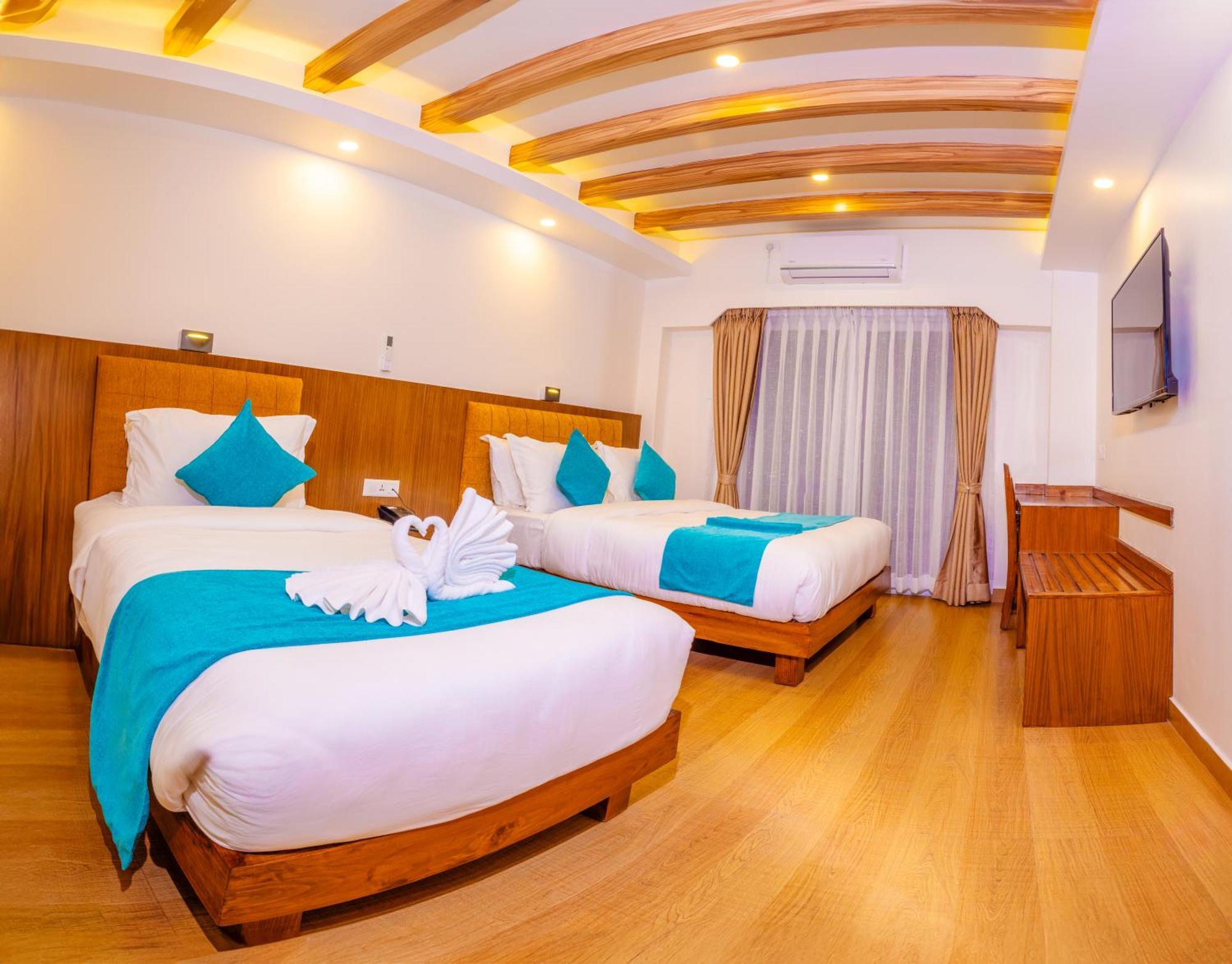 Hotel Pokhara Alpine And Springs Exterior foto