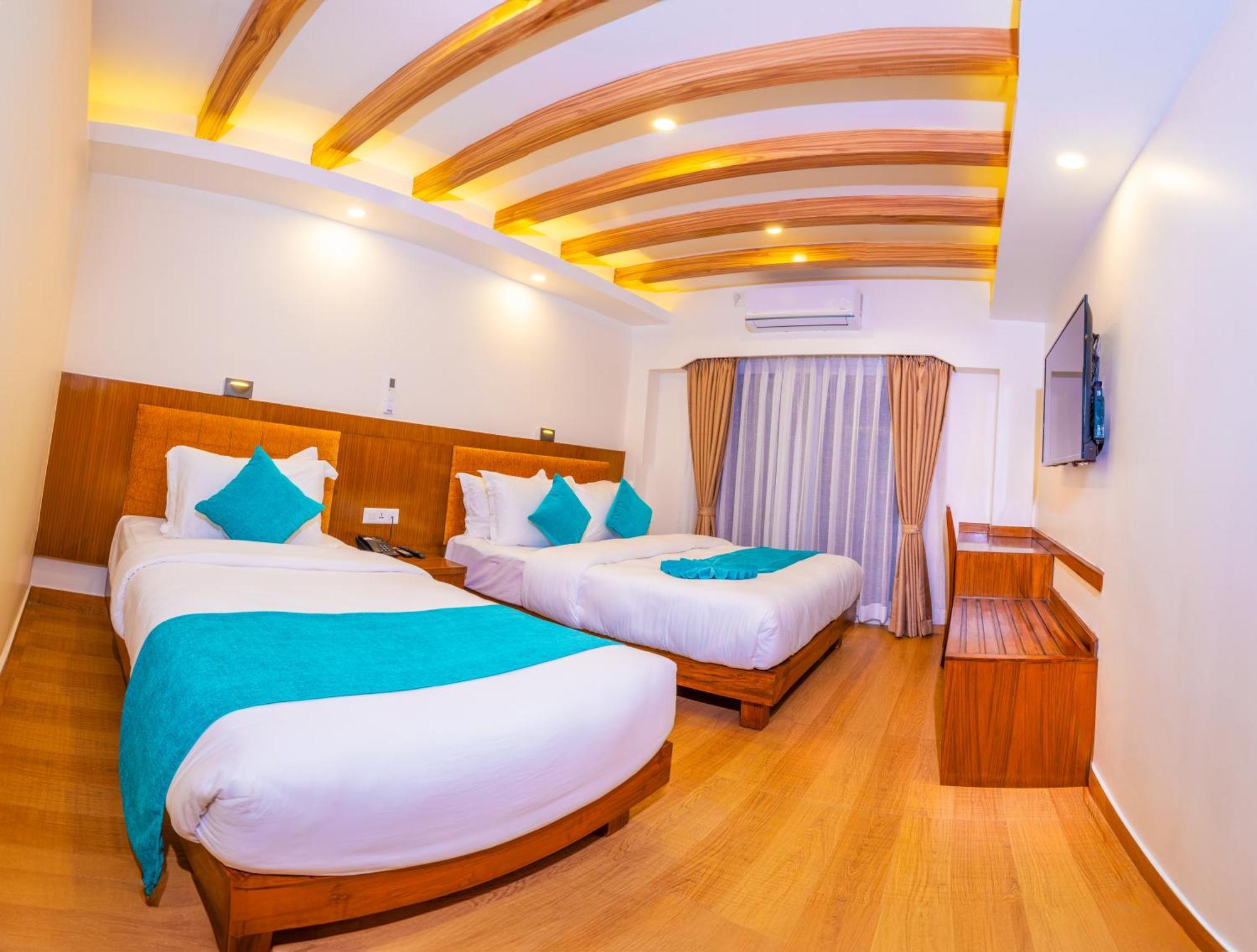 Hotel Pokhara Alpine And Springs Exterior foto