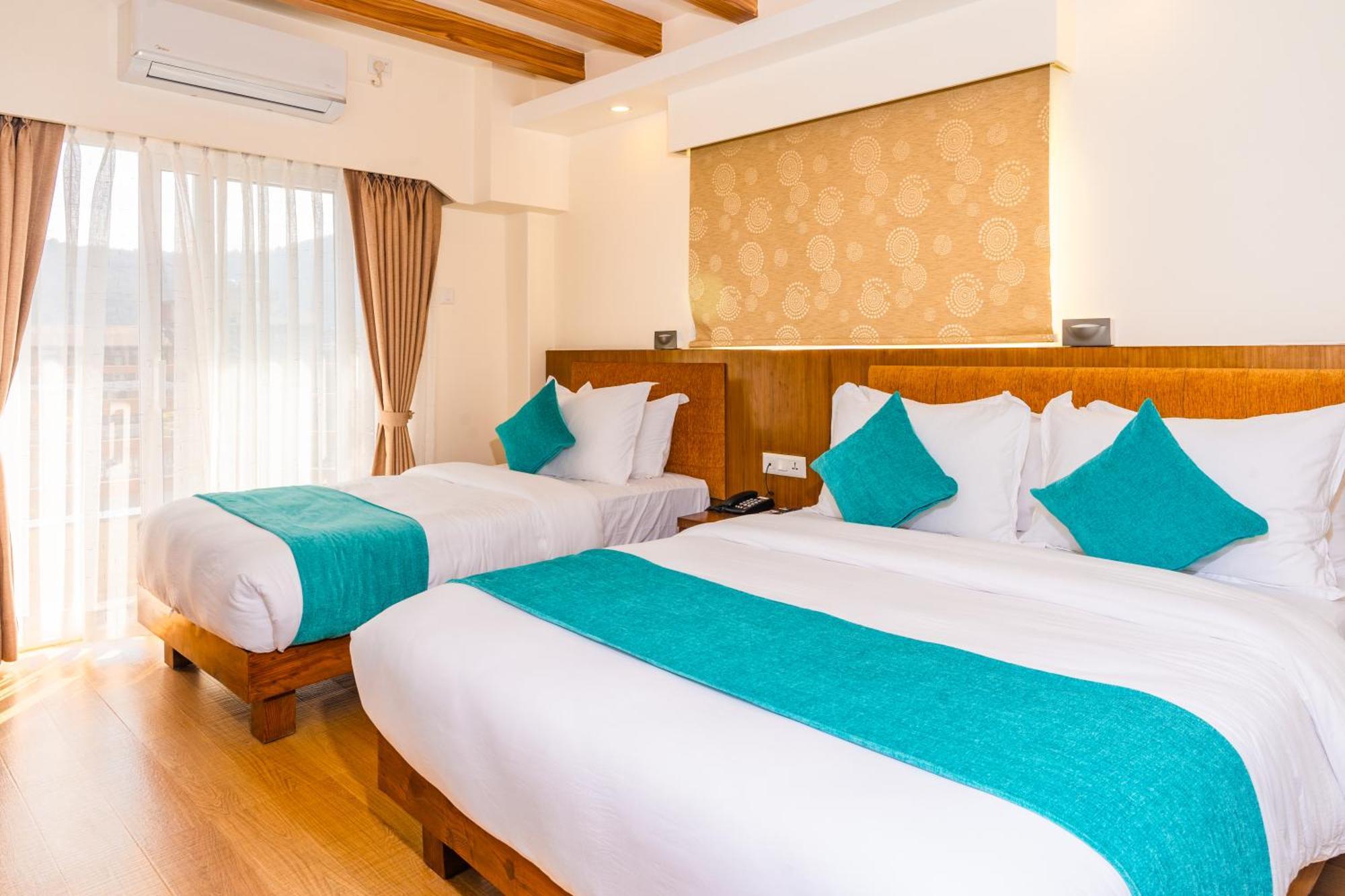 Hotel Pokhara Alpine And Springs Exterior foto