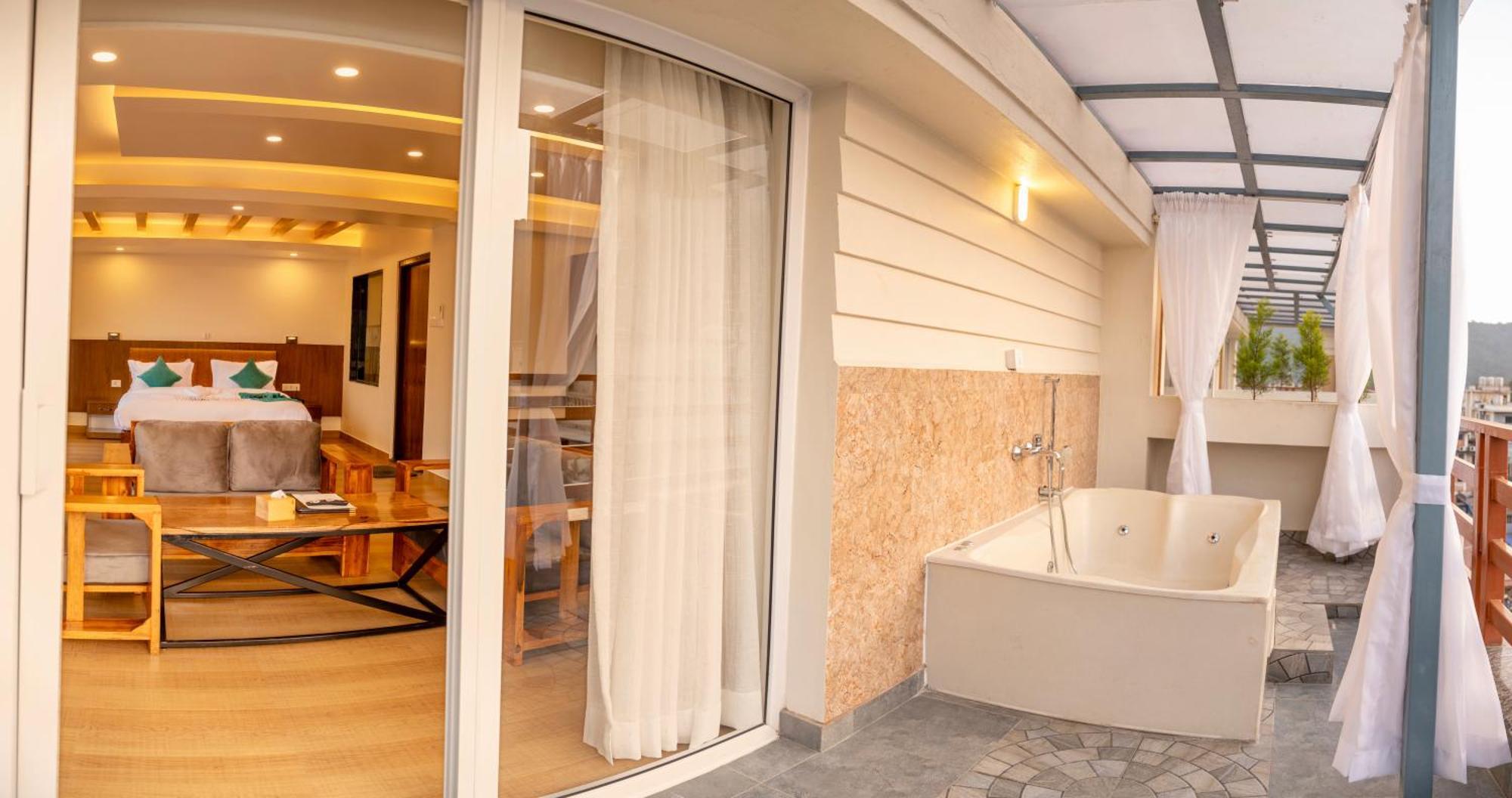 Hotel Pokhara Alpine And Springs Exterior foto