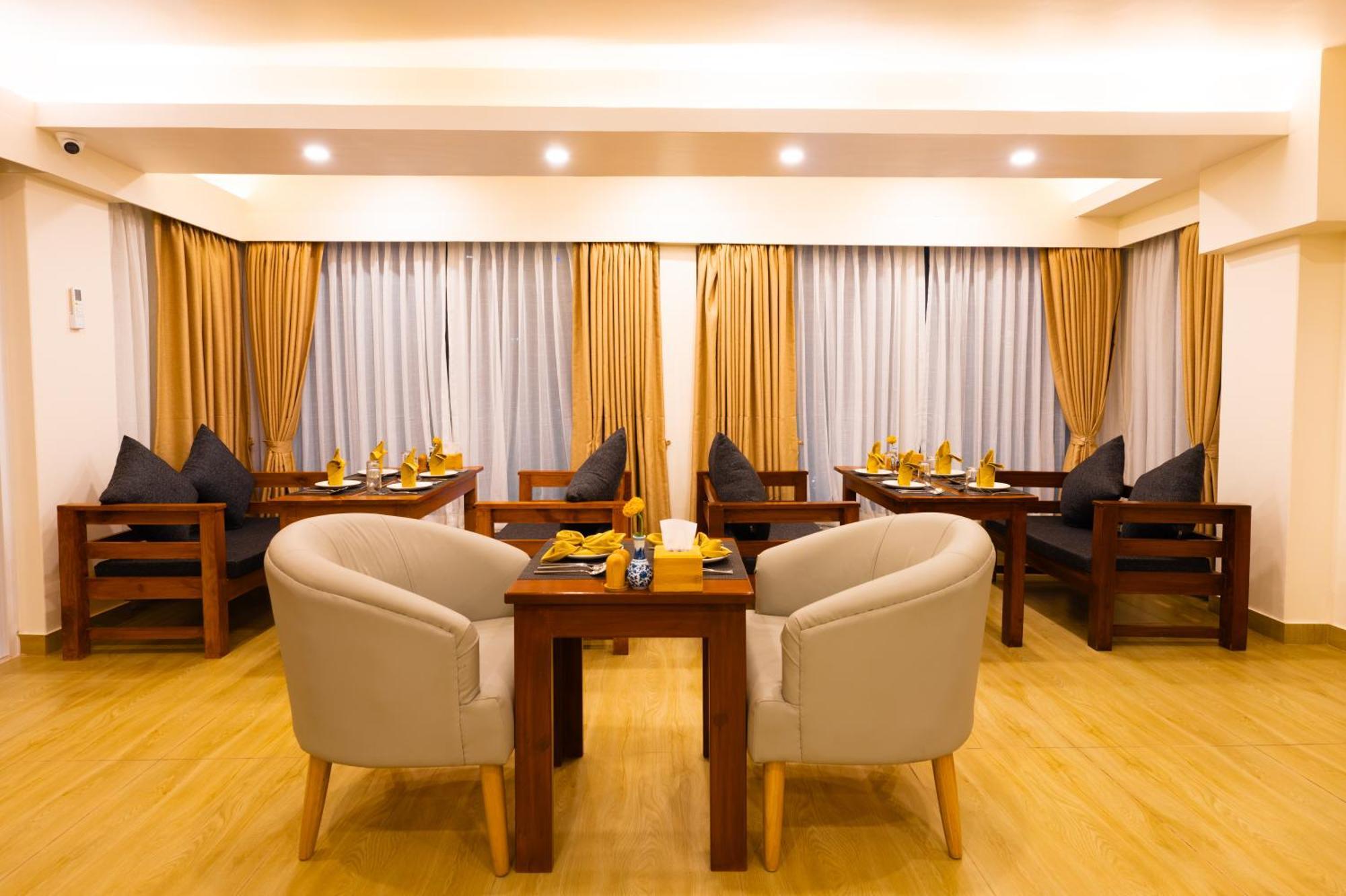 Hotel Pokhara Alpine And Springs Exterior foto