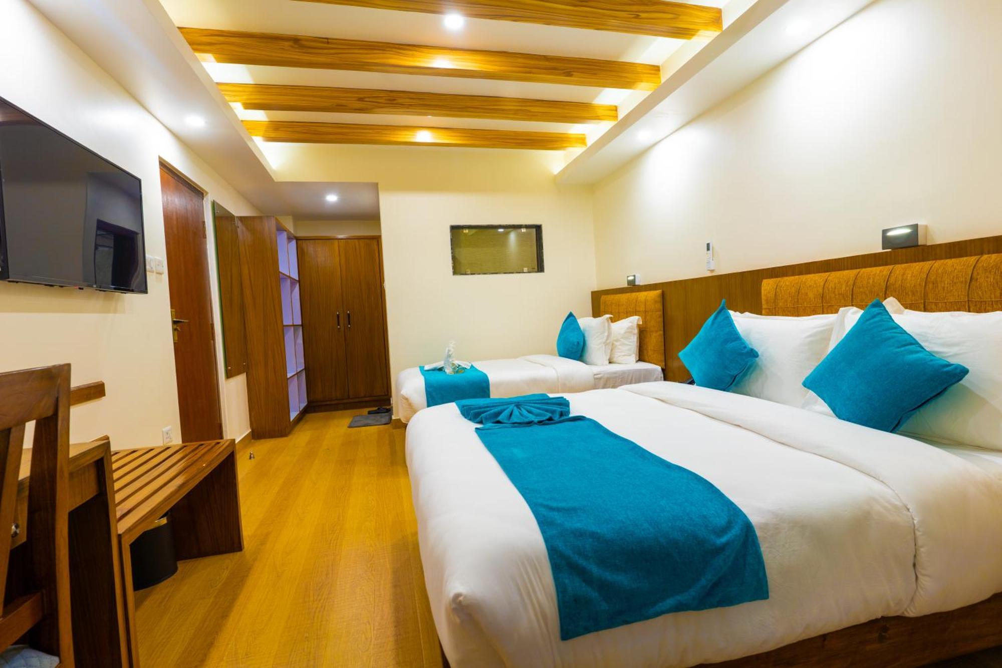 Hotel Pokhara Alpine And Springs Exterior foto